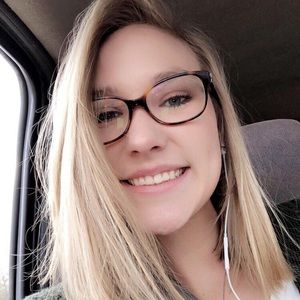 Meet your Posher, Abigail